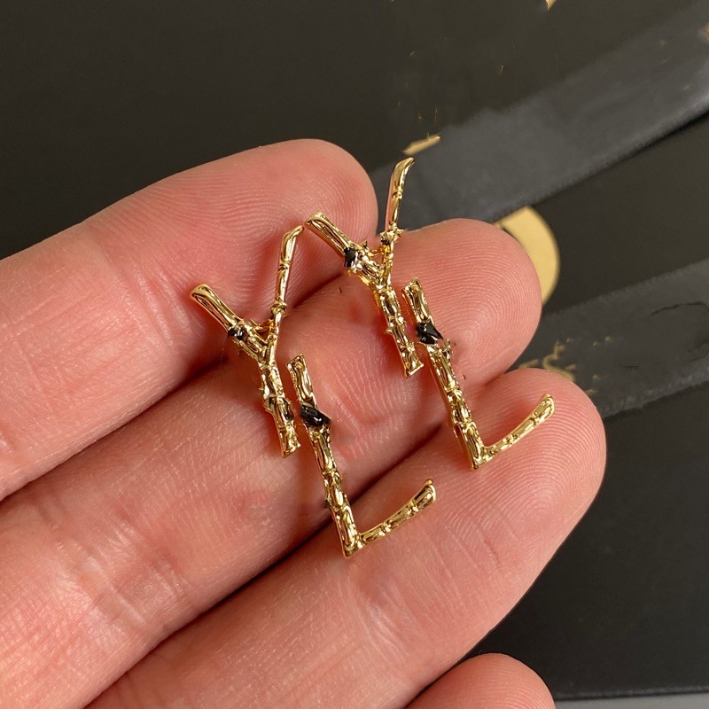 2022 multi-style lettered Dangle & Chandelier temperament versatile S925 silver pin earrings for women
2022 multi-style lettered Dangle & Chandelier temperament versatile S925 silver pin earrings for women