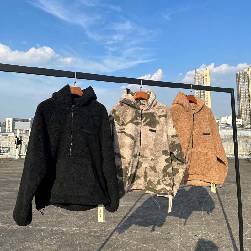 22fw Autumn Winter Patchwork Silicone Coat Europe Men Women Casual Half Zipper Warm Camo Windproof Baseball Pocket Cashmere Blend Fleece Jacket, Black
22fw Autumn Winter Patchwork Silicone Coat Europe Men Women Casual Half Zipper Warm Camo Windproof Baseball Pocket Cashmere Blend Fleece Jacket, Black