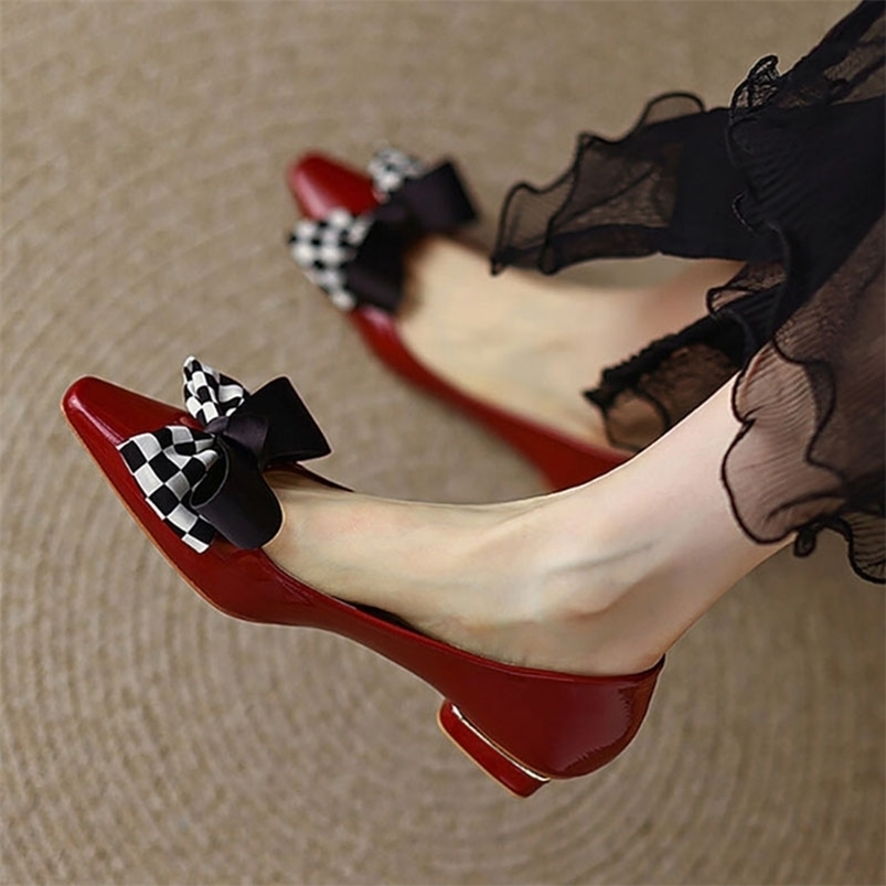 Dress Shoes Women Sandals Summer Pumps Patent Leather Med Heels Square Toe Boat For Woman Slingback Bowtie Sandalias 9605N 221010, Red
Dress Shoes Women Sandals Summer Pumps Patent Leather Med Heels Square Toe Boat For Woman Slingback Bowtie Sandalias 9605N 221010, Red
