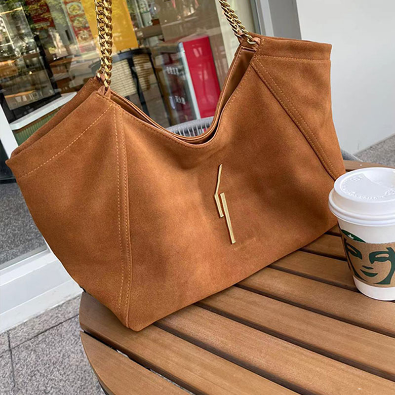 Suede Shoulder Bag Large Capacity Tote Bags Fashion Women Shopping Handbags Chain Leather Strap Cowhide Gold Hardware Letter Coin Purse Cell Phone Pocket Totes, Brown
Suede Shoulder Bag Large Capacity Tote Bags Fashion Women Shopping Handbags Chain Leather Strap Cowhide Gold Hardware Letter Coin Purse Cell Phone Pocket Totes, Brown