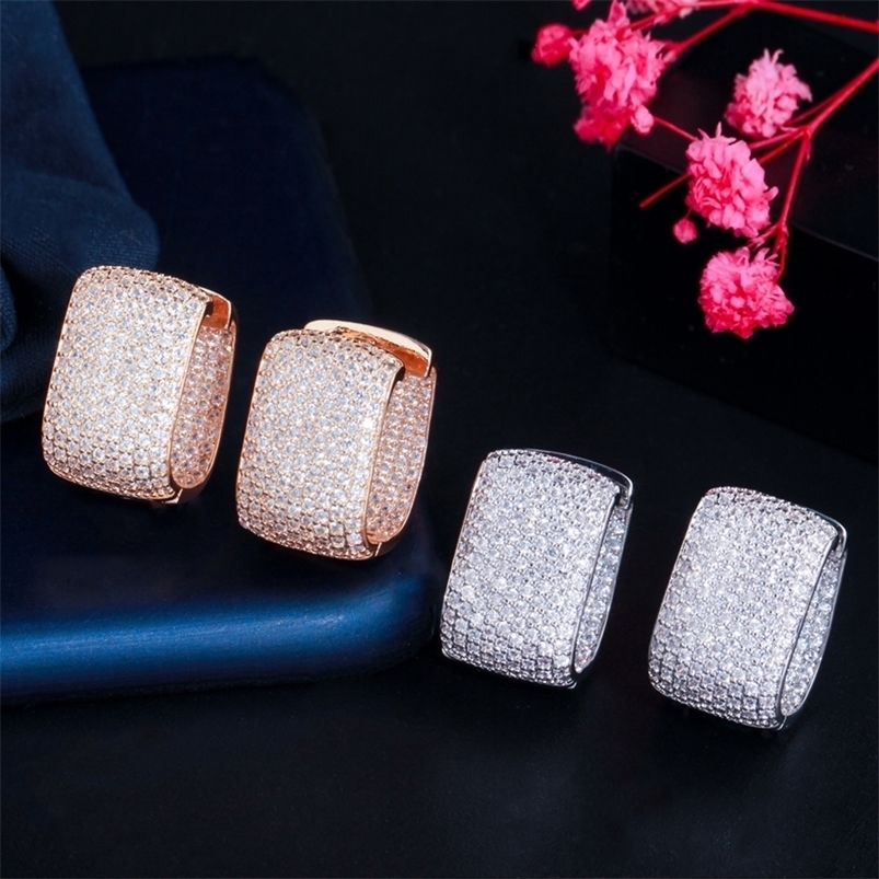 Hoop Huggie CWWZircons Double Sided Micro Paved Cubic Zirconia White Gold Color CZ Stone Rectangle Earrings for Ladies Jewelry CZ910 221010
Hoop Huggie CWWZircons Double Sided Micro Paved Cubic Zirconia White Gold Color CZ Stone Rectangle Earrings for Ladies Jewelry CZ910 221010