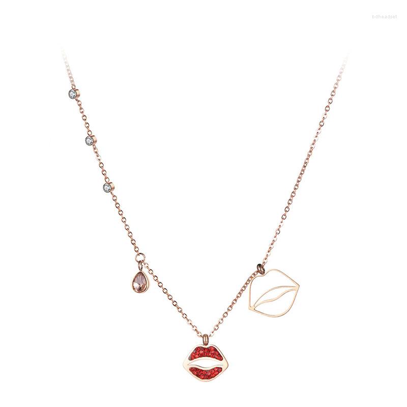 Chains OL Style Red Rhinestone Lips Charms Necklaces For Women Rose Gold Stainless Steel CZ Crystal Pendant Jewelry N19033
Chains OL Style Red Rhinestone Lips Charms Necklaces For Women Rose Gold Stainless Steel CZ Crystal Pendant Jewelry N19033