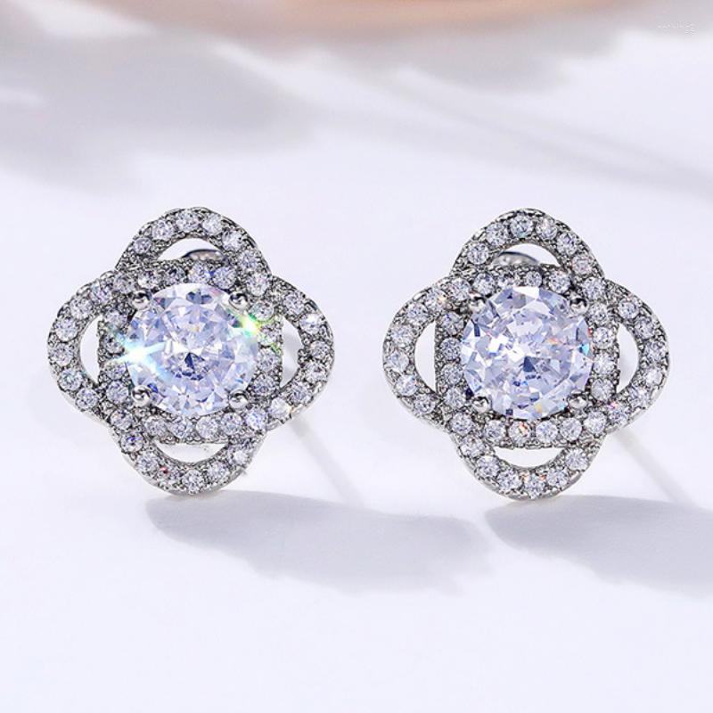 Stud Earrings Exquisite Fashion Super Shining Four-leaf Flower Creative Rotating Sparkling Personality
Stud Earrings Exquisite Fashion Super Shining Four-leaf Flower Creative Rotating Sparkling Personality