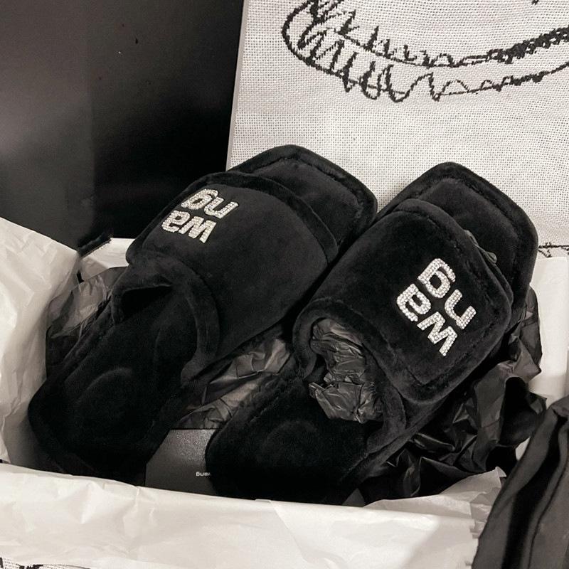 Slippers Winter Plush Women Open Toe Home Shoes Ladies Zapatillas Mujer Flats Square Head Sandals For Light Woman, Black
Slippers Winter Plush Women Open Toe Home Shoes Ladies Zapatillas Mujer Flats Square Head Sandals For Light Woman, Black