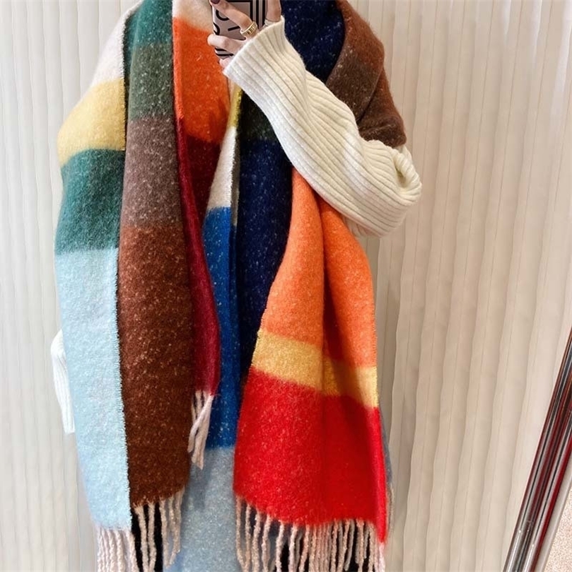 Scarves Brand Design Winter Scarf for Women Warm Cashmere Shawl Wrap Stripe Splic Blanket Scarves Female Luxury Bandana Tassel Foulard 221010
Scarves Brand Design Winter Scarf for Women Warm Cashmere Shawl Wrap Stripe Splic Blanket Scarves Female Luxury Bandana Tassel Foulard 221010