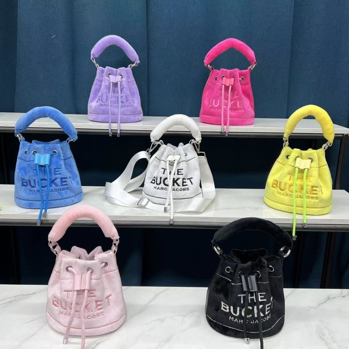 Mini Bucket Bag 5-colour Top luxury Designer Crossbody Shoulder Bags Handbag women's fashion pu leather handbags handbag wholesale removable shoulders strap, Blue
Mini Bucket Bag 5-colour Top luxury Designer Crossbody Shoulder Bags Handbag women's fashion pu leather handbags handbag wholesale removable shoulders strap, Blue
