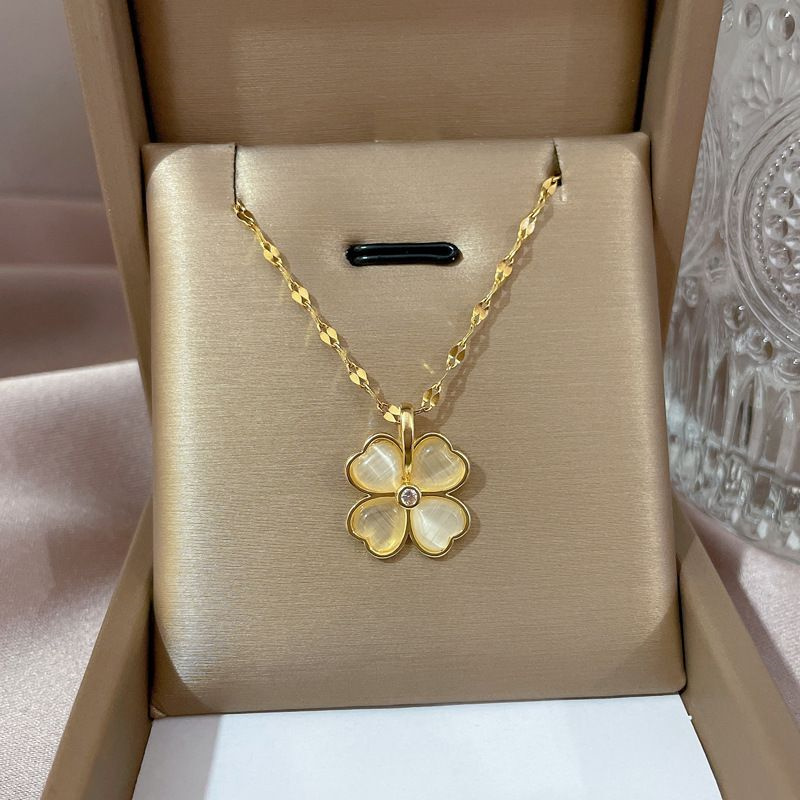 Womens Luxury Designer Necklace Fashion Four-leaf Clover Cleef Pendant Necklace Necklaces Jewelry
Womens Luxury Designer Necklace Fashion Four-leaf Clover Cleef Pendant Necklace Necklaces Jewelry