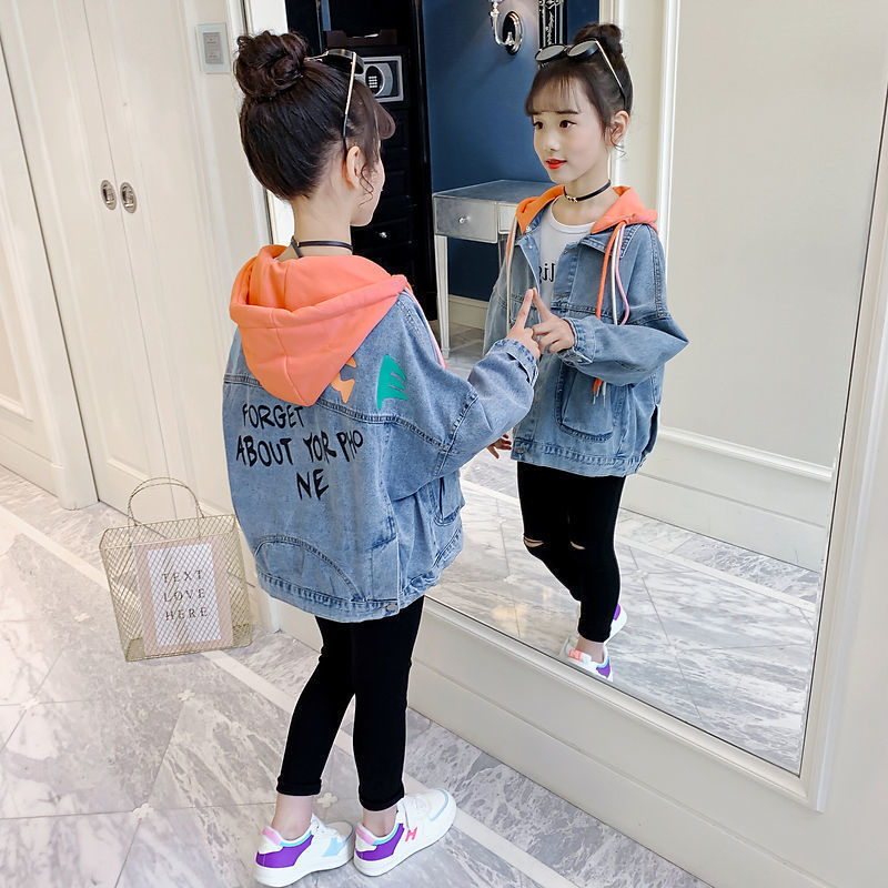 Jackets Children s Clothes Girls Denim Jacket Fashion Style Hooded Tops Little Spring and Autumn Kids Jean for 221010