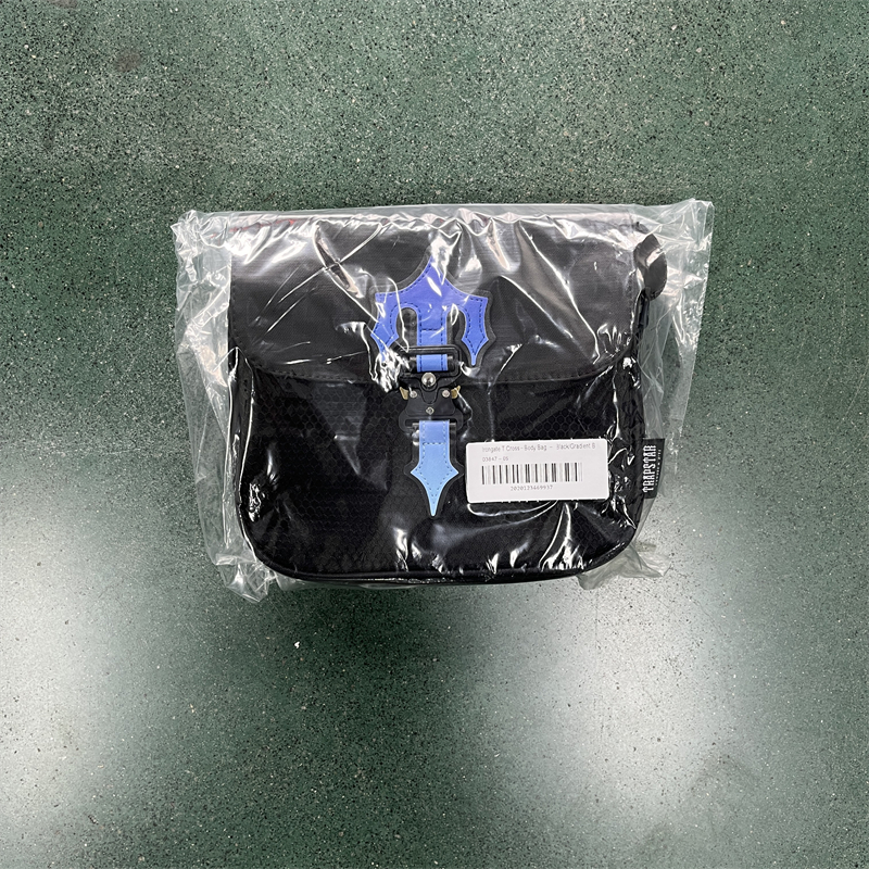 Trapstar Bags Men's 1.0IRONGATE T CROSS-BODY BAG - BLACK/Gradient 1to1 Quality UK High Street T Letter Lock Women Wallets, Sky blue
Trapstar Bags Men's 1.0IRONGATE T CROSS-BODY BAG - BLACK/Gradient 1to1 Quality UK High Street T Letter Lock Women Wallets, Sky blue