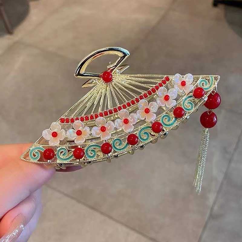 Chinese fashion pearl fan tassel catch clip large national tide flower Opera hairpin back head shark hairpin
Chinese fashion pearl fan tassel catch clip large national tide flower Opera hairpin back head shark hairpin