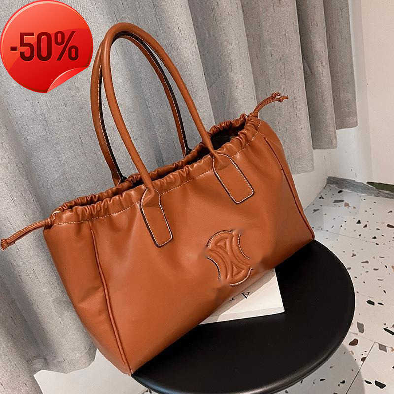 Designer Bags Women's 2022 Autumn New Triumphal Arch Tote Bag Single Shoulder Large Capacity Fashion Shopping Hand Factory Direct Sale purses ladies handbags, Black
Designer Bags Women's 2022 Autumn New Triumphal Arch Tote Bag Single Shoulder Large Capacity Fashion Shopping Hand Factory Direct Sale purses ladies handbags, Black