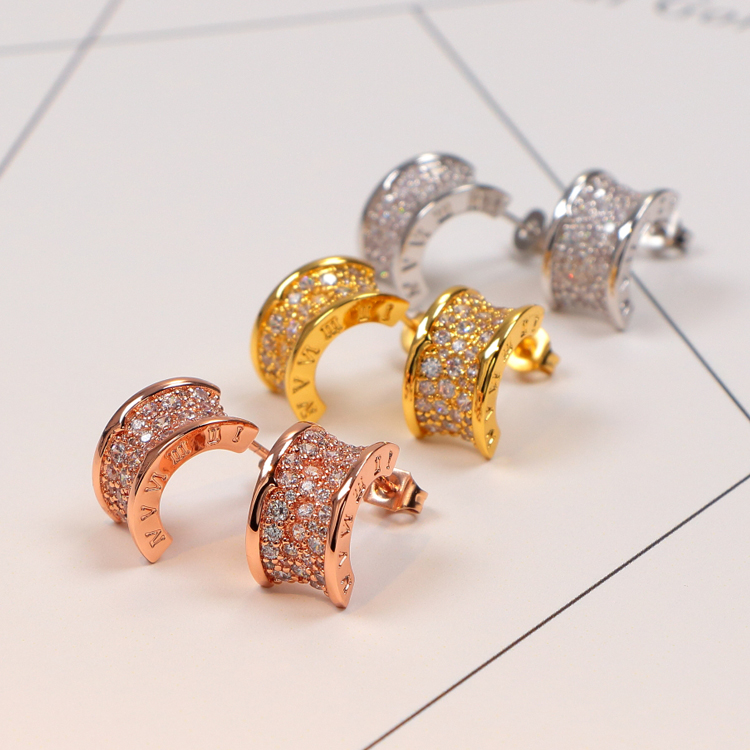 Designer Earrings Ladies studs Fashion Diamond Charm Earrings Roman numerals Personality Eard Party Wedding Gala Attending Jewelry Accessories
Designer Earrings Ladies studs Fashion Diamond Charm Earrings Roman numerals Personality Eard Party Wedding Gala Attending Jewelry Accessories