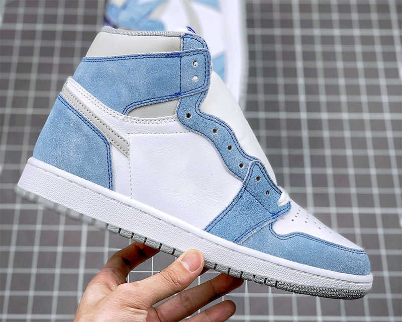 Basketball Shoes Sneakers Blue Luxurys Designers Fashion Outdoors With Box High Og 1 1S Hyper Royall Edition Mens Womens Topsport North jumpman1shoes, #1
Basketball Shoes Sneakers Blue Luxurys Designers Fashion Outdoors With Box High Og 1 1S Hyper Royall Edition Mens Womens Topsport North jumpman1shoes, #1