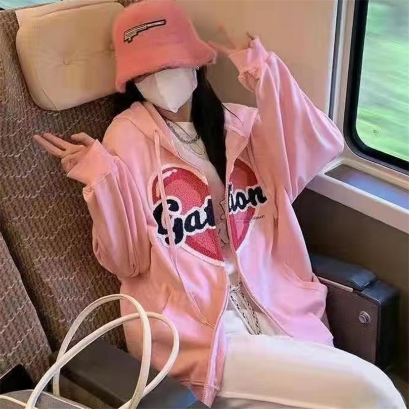 Womens Hoodies Sweatshirts Korean Heartshaped Y2K Hoodies Letter Embroidery Womens Tops Street Oversized Zipper Cardigan Couple Casual Sweatshirt Coats 221010
Womens Hoodies Sweatshirts Korean Heartshaped Y2K Hoodies Letter Embroidery Womens Tops Street Oversized Zipper Cardigan Couple Casual Sweatshirt Coats 221010