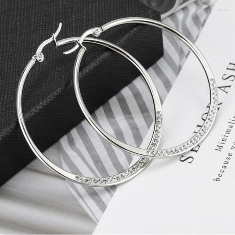 Hoop Earrings 2022 South Korean Fashion Exaggerated Retro-matching Micro-diamond Large Ring -selling Female Ear Jewelry
Hoop Earrings 2022 South Korean Fashion Exaggerated Retro-matching Micro-diamond Large Ring -selling Female Ear Jewelry