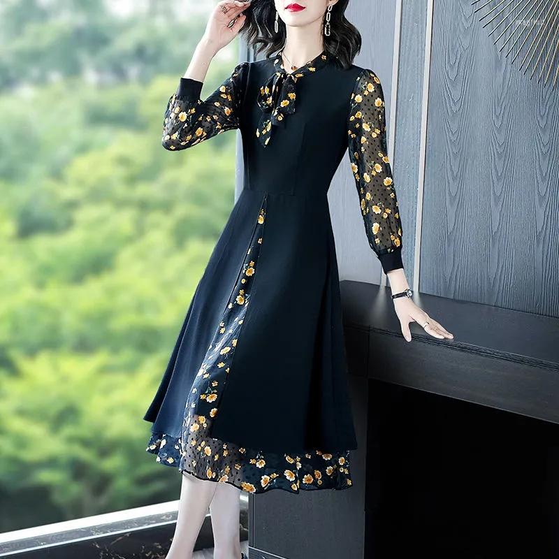 Casual Dresses Retro Floral Dress Female Spring 2022 Loose Chiffon Temperament Ladies Age Reduction Long-sleeved 4XL Vestido, Black
Casual Dresses Retro Floral Dress Female Spring 2022 Loose Chiffon Temperament Ladies Age Reduction Long-sleeved 4XL Vestido, Black