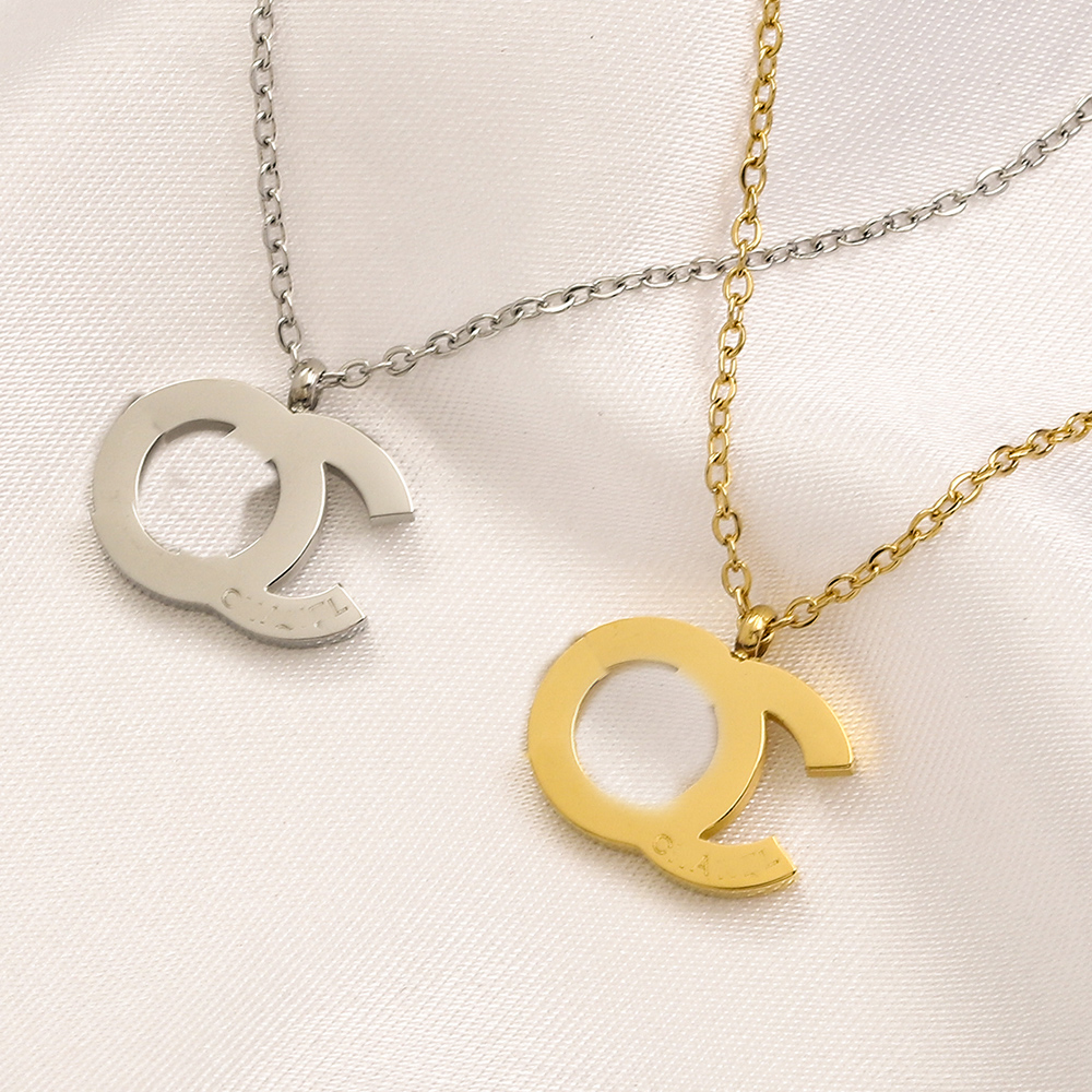 Luxury Brand Design Necklace 18K Gold Plated Stainless Steel Necklaces Choker Chain Double Letter Pendant Fashion Womens Wedding Jewelry Accessories MM1195
Luxury Brand Design Necklace 18K Gold Plated Stainless Steel Necklaces Choker Chain Double Letter Pendant Fashion Womens Wedding Jewelry Accessories MM1195