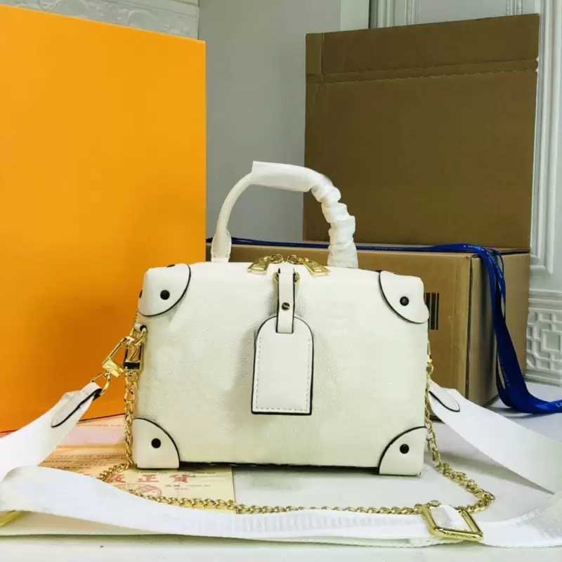 HH Fashion Luxurys designers handbag women tote bag PETITE MALLE SOUPLE shoulder crossbody bags leather corners embossed tag Travel purses, White/leopard print
HH Fashion Luxurys designers handbag women tote bag PETITE MALLE SOUPLE shoulder crossbody bags leather corners embossed tag Travel purses, White/leopard print