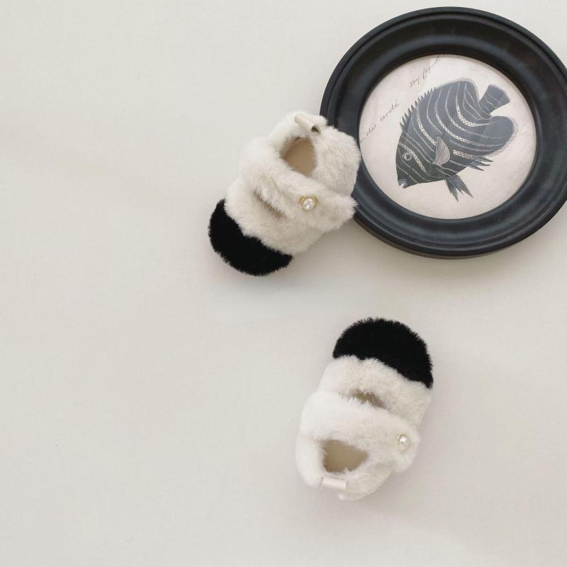 Jackets 3896B Baby Shoes Winter 0-2 Year Old Girl Small Fragrance Warm Mao Non-slip Soft Bottom Step Front, Beige
Jackets 3896B Baby Shoes Winter 0-2 Year Old Girl Small Fragrance Warm Mao Non-slip Soft Bottom Step Front, Beige