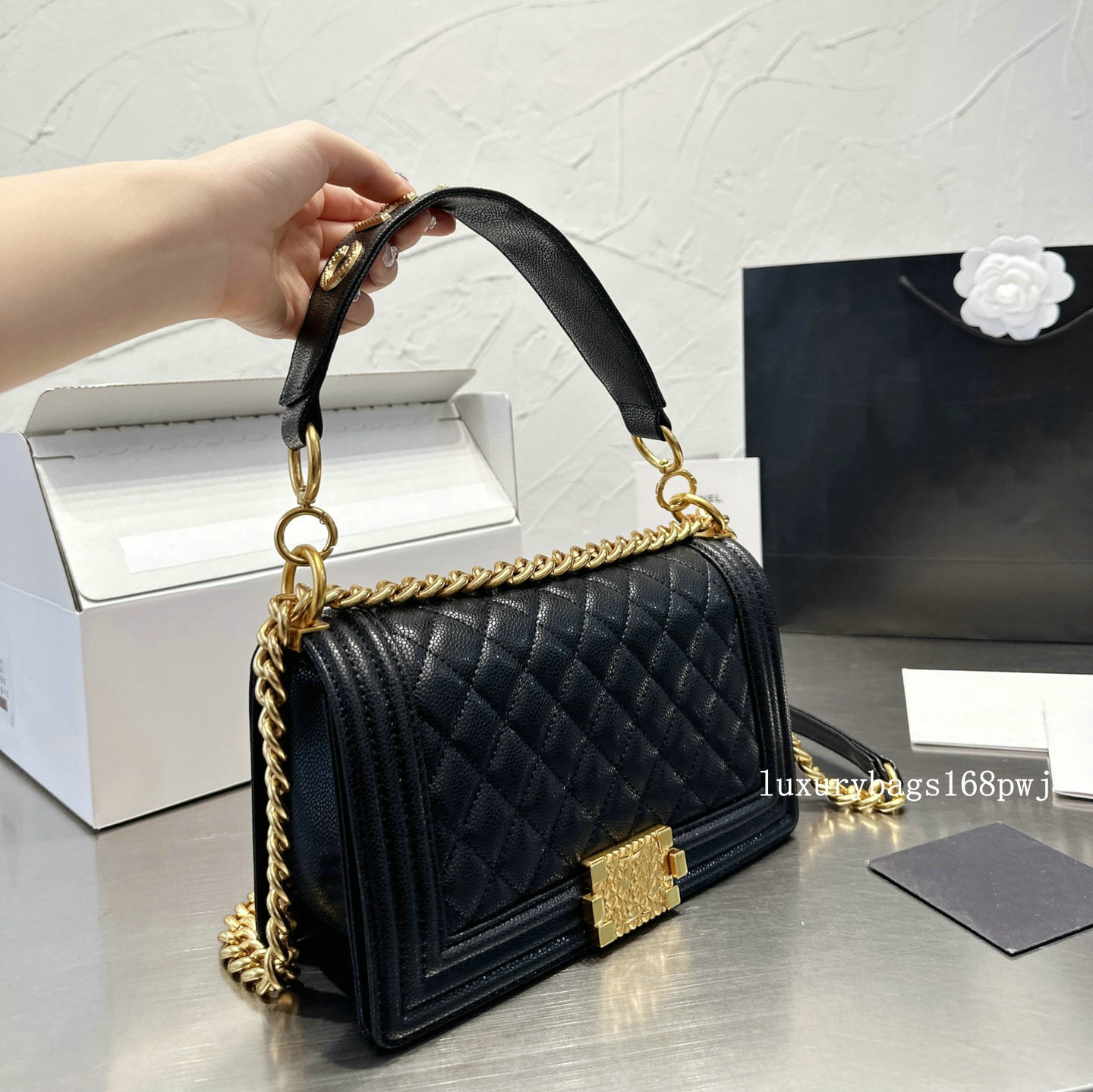 Genuine leather Handbag bag with Strap Designer Bag backpacks Tote Wallet magnetic Metal pendant Purses Shoulder bags Womens Crossbody Handbags, Box single shot can not be sent 
Genuine leather Handbag bag with Strap Designer Bag backpacks Tote Wallet magnetic Metal pendant Purses Shoulder bags Womens Crossbody Handbags, Box single shot can not be sent