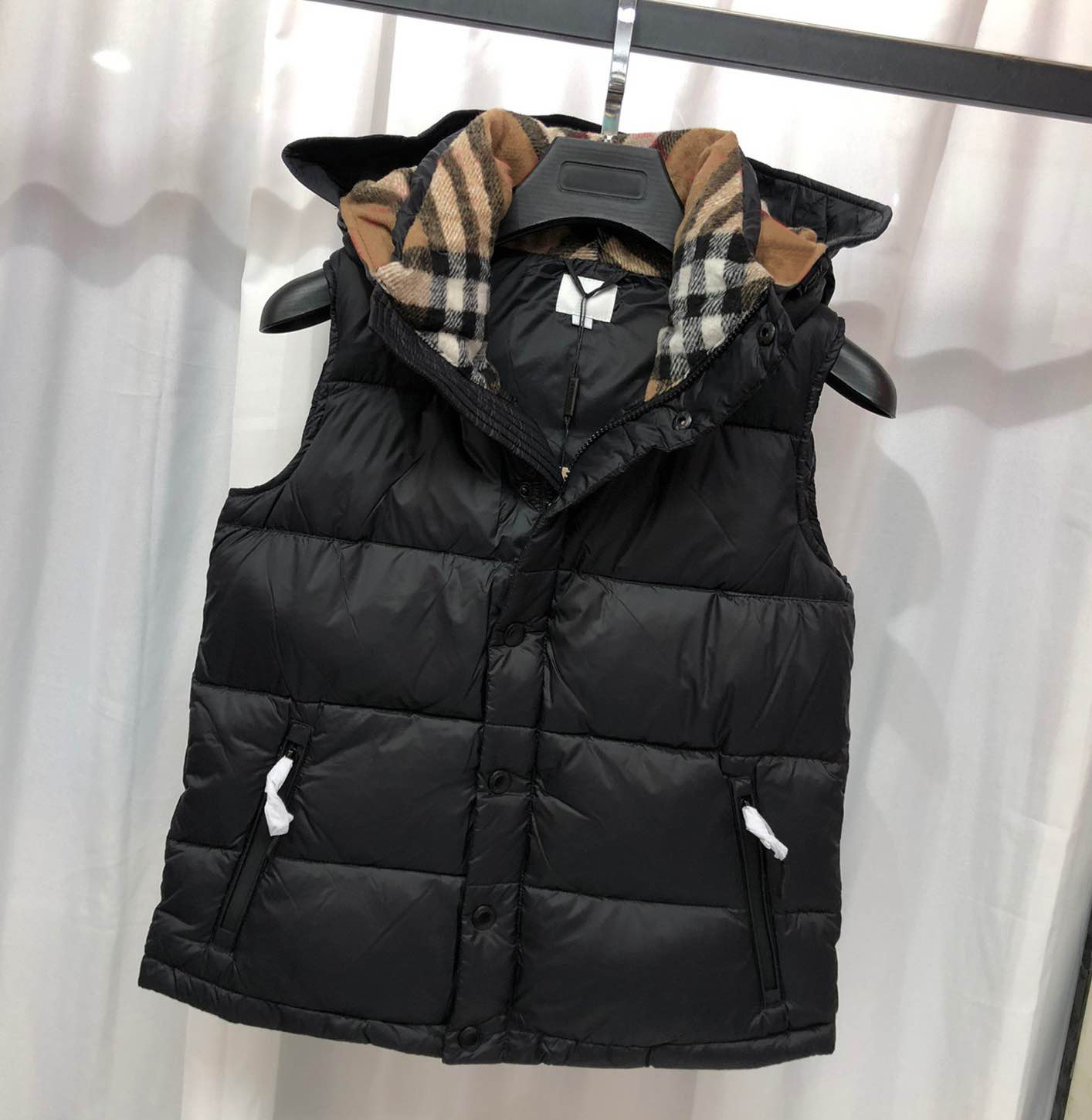 22FW designer down vest womens Outerwear coat fashion with classic letter sleeveless cotton vests mens jacket size -L, Make up for price
22FW designer down vest womens Outerwear coat fashion with classic letter sleeveless cotton vests mens jacket size -L, Make up for price