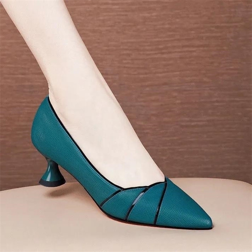 Dress Shoes Cresfimix Women Fashion Green High Quality Square Heel Pumps Lady Cute Classic Black Office Zapatos De Mujer A9262 221010
Dress Shoes Cresfimix Women Fashion Green High Quality Square Heel Pumps Lady Cute Classic Black Office Zapatos De Mujer A9262 221010