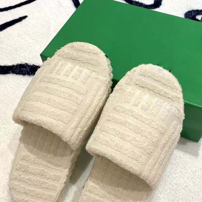 Women's Plush Slippers Fluffy Fur Slippers Luxury Brand Designer Shoes Warm Indoor Flip-Flops Fashion Black 07, Box
Women's Plush Slippers Fluffy Fur Slippers Luxury Brand Designer Shoes Warm Indoor Flip-Flops Fashion Black 07, Box