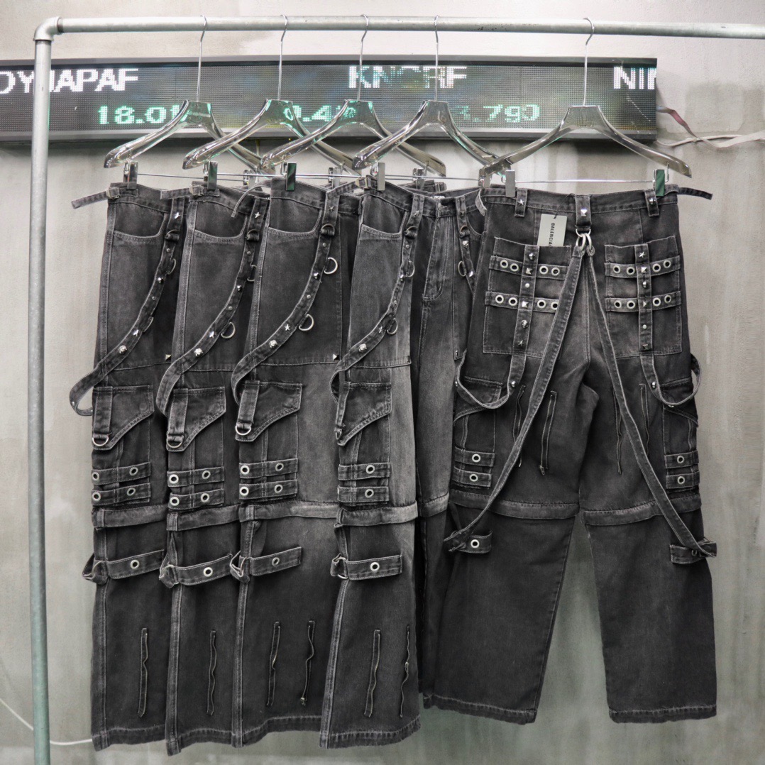 Falection 22SS BB PARIS multi belt jeans oversized pockets DENIM JEANS SWEATPANTS indigo PANTS, Blue
Falection 22SS BB PARIS multi belt jeans oversized pockets DENIM JEANS SWEATPANTS indigo PANTS, Blue