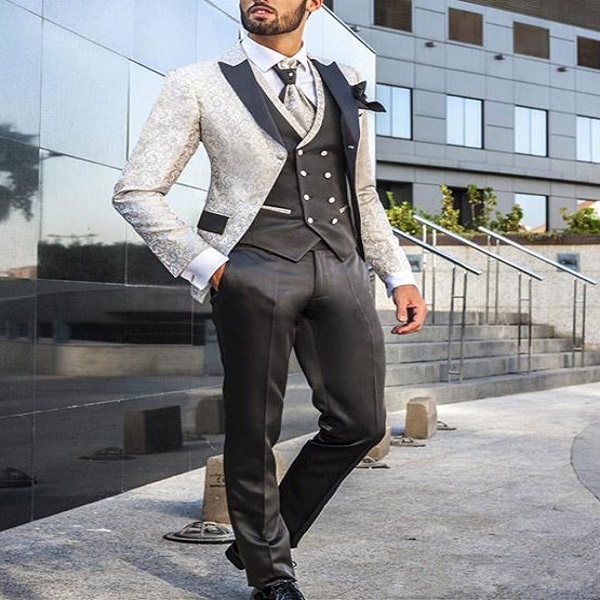 New Men Tuxedos Groom Wear Wedding Suits Three Pieces Formal Prom Business Men Blazer, Same as image
New Men Tuxedos Groom Wear Wedding Suits Three Pieces Formal Prom Business Men Blazer, Same as image