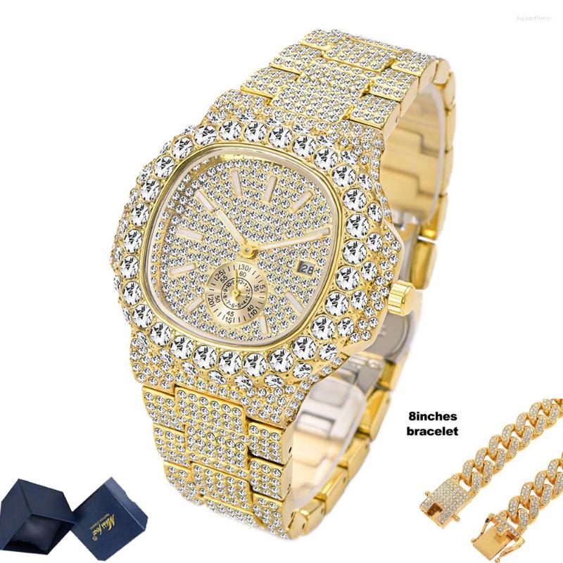 Wristwatches Hip Hop Iced Out Watch For Men Luxury Fully Bling Diamonds Mens Watches Quartz Wristwatch Waterproof 18K Gold Relogio Masculino
Wristwatches Hip Hop Iced Out Watch For Men Luxury Fully Bling Diamonds Mens Watches Quartz Wristwatch Waterproof 18K Gold Relogio Masculino