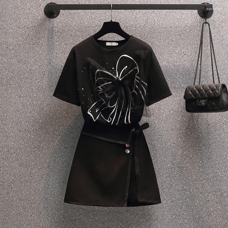 Work Dresses 2022 Summer Women Europe Style Short Sleeves T-shirt Skirt 2 Pcs Sets Fashion Female Suits Streetwear Black Two Piece Suit Big
Work Dresses 2022 Summer Women Europe Style Short Sleeves T-shirt Skirt 2 Pcs Sets Fashion Female Suits Streetwear Black Two Piece Suit Big