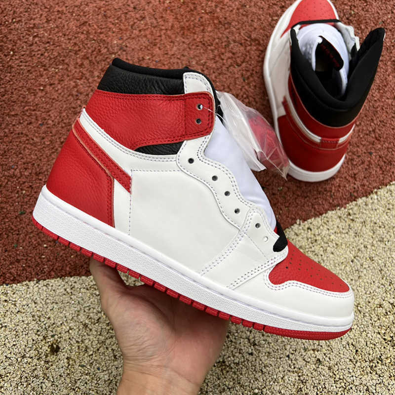 Top sport quality High OG 1 Bred Patent Basketball Shoes white red University 1s Classic bulls Hyper Royal Men Women Sneakers Outdoor jumpman1shoes, #1
Top sport quality High OG 1 Bred Patent Basketball Shoes white red University 1s Classic bulls Hyper Royal Men Women Sneakers Outdoor jumpman1shoes, #1