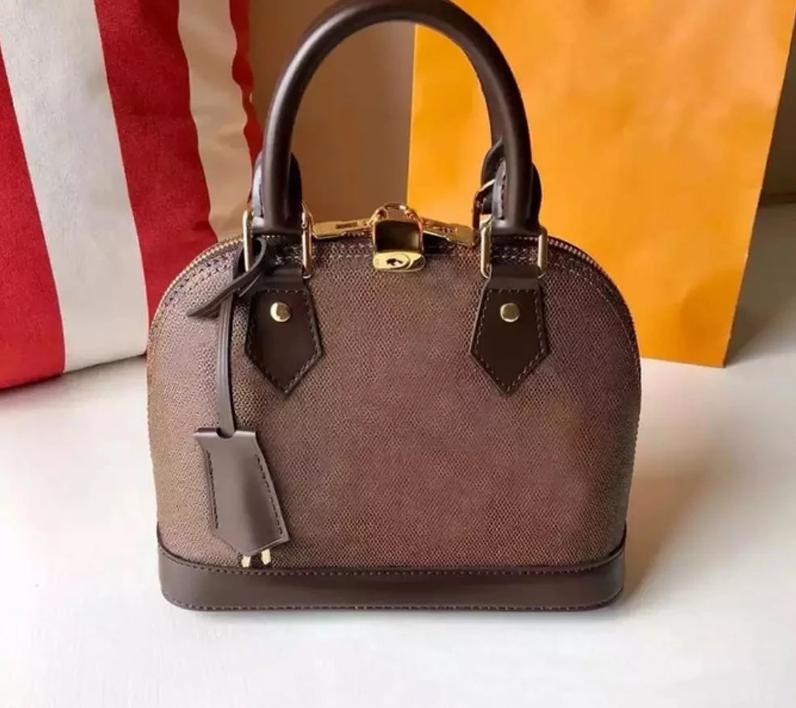 ALMA BB PM Shell Bag Women Genuine Leather Handbags Flower Embossed Shoulder Bag With Lock Designer louiseitys
ALMA BB PM Shell Bag Women Genuine Leather Handbags Flower Embossed Shoulder Bag With Lock Designer louiseitys