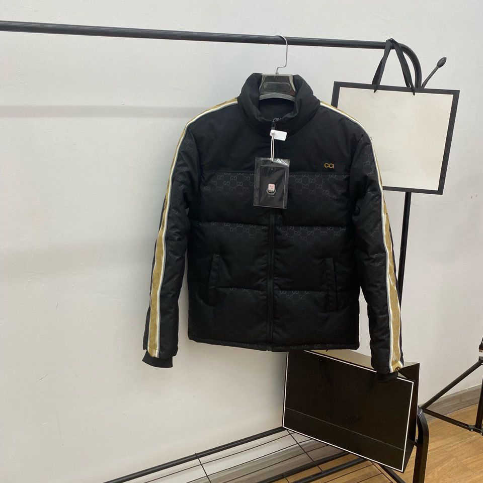 Mens Designer Fashion Jacket Embroidery Versatile Stand Collar High Quality Spirit Boy Stitched Puffer Jackets Hoodie Outerwear Causal Warm
Mens Designer Fashion Jacket Embroidery Versatile Stand Collar High Quality Spirit Boy Stitched Puffer Jackets Hoodie Outerwear Causal Warm