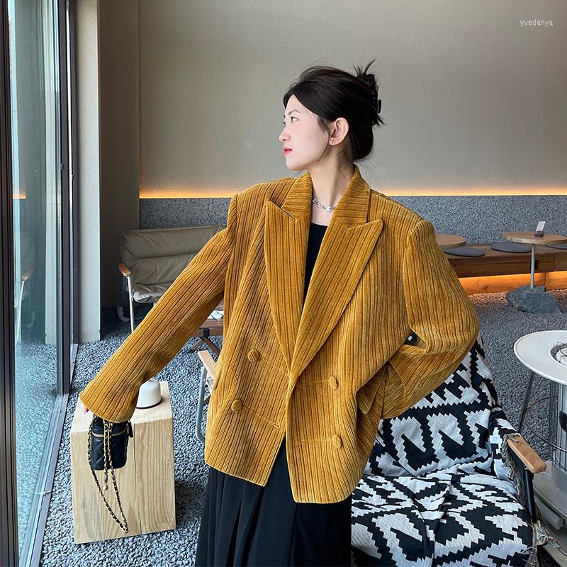 Women' Suits Autumn Winter Women' Yellow Velvet Blazers Vintage Double Breasted Long Sleeve Loose Thicken Female Suit Jacket
Women' Suits Autumn Winter Women' Yellow Velvet Blazers Vintage Double Breasted Long Sleeve Loose Thicken Female Suit Jacket