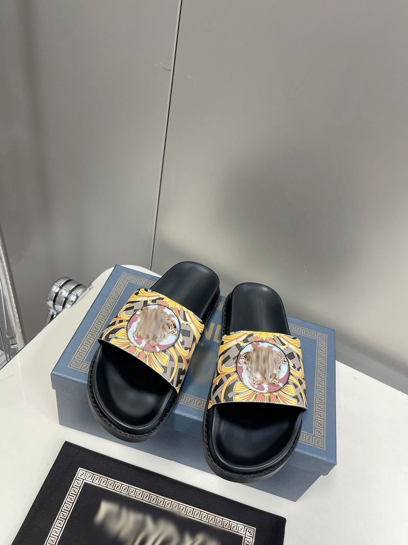 Summer beach fashion womens lazy low heeled slippers leather letter cartoon metal canvas large 35-40 -084, Picture color
Summer beach fashion womens lazy low heeled slippers leather letter cartoon metal canvas large 35-40 -084, Picture color
