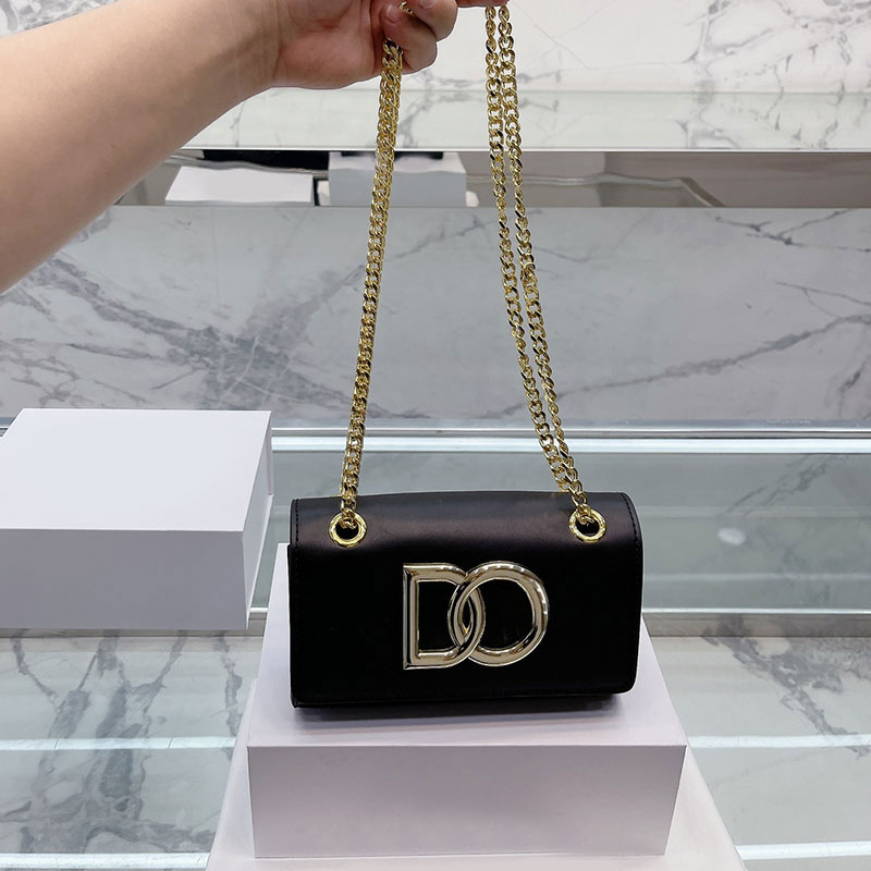 Women Shoulder Chains Bag Genuine leather Cross Body Handbags Flip Underarm Envelope Bags Handbag purse Super soft Adjustable straps, Original box
Women Shoulder Chains Bag Genuine leather Cross Body Handbags Flip Underarm Envelope Bags Handbag purse Super soft Adjustable straps, Original box