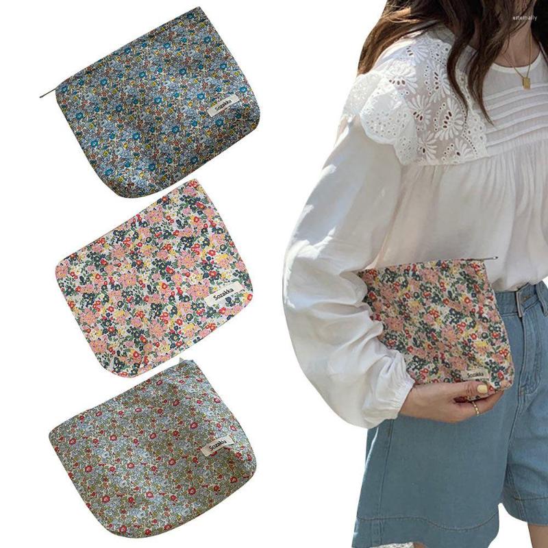 Cosmetic Bags Japan Style Floral Bag Large Capacity Canvas Makeup Storage Pouch Zipper Vintage Clutch Portable Travel Beauty Case
Cosmetic Bags Japan Style Floral Bag Large Capacity Canvas Makeup Storage Pouch Zipper Vintage Clutch Portable Travel Beauty Case
