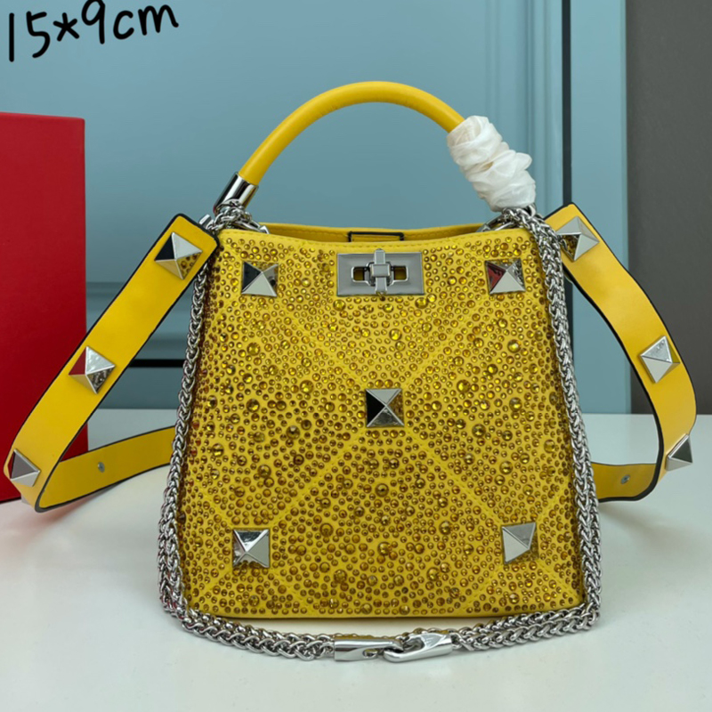 Diamonds Totes Women Rivet Bucket Bags Roman Stud Bag Interior Fashion Letters Tote Chain Cross Body Purse Solid Designer Handbags Bottom Rivets, Box
Diamonds Totes Women Rivet Bucket Bags Roman Stud Bag Interior Fashion Letters Tote Chain Cross Body Purse Solid Designer Handbags Bottom Rivets, Box