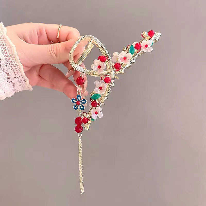 Summer fashion pearl tassel flower large catch clip Guochao temperament Beijing Opera hairpin Han suit back head shark clip
Summer fashion pearl tassel flower large catch clip Guochao temperament Beijing Opera hairpin Han suit back head shark clip