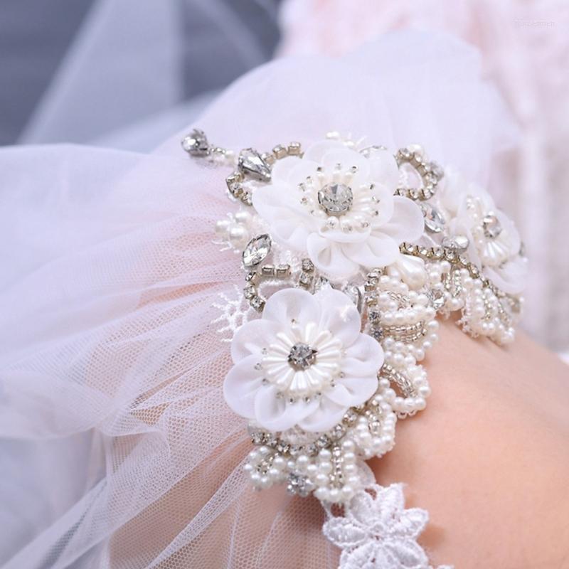 Headpieces Women Long Tulle Capes Bridal Cape Wedding Wraps With Rhinestones Beads And Artificial Flowers Sheer Cathedral VeilHeadpieces
Headpieces Women Long Tulle Capes Bridal Cape Wedding Wraps With Rhinestones Beads And Artificial Flowers Sheer Cathedral VeilHeadpieces