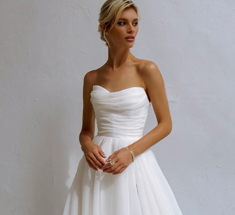 New Organza Boho Wedding Dresses Bridal Gowns 2022 Strapsless Pleat Beach A-Line Ivory Simple Vestido De Novia Mariage