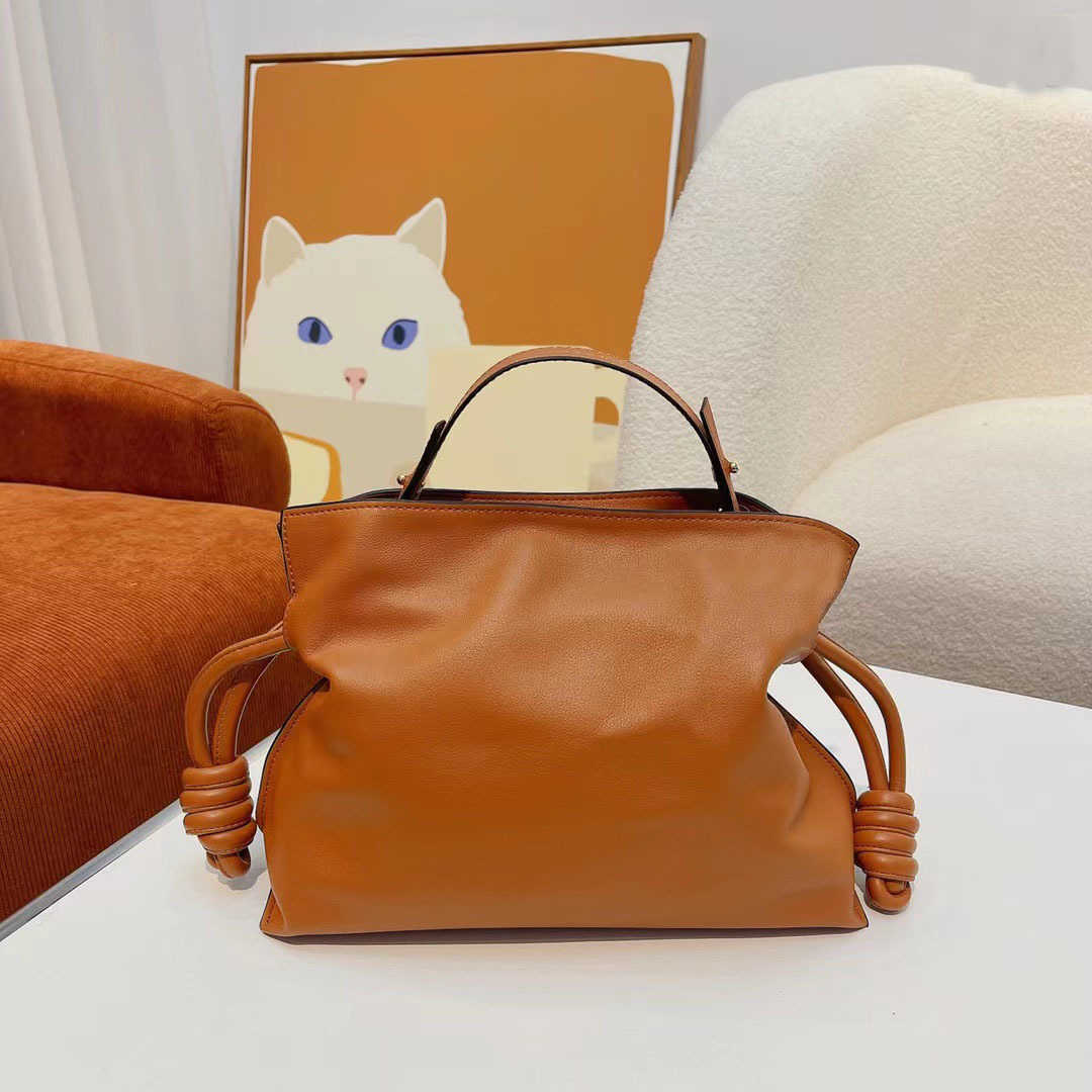 Designer Drawstring Shoulder Bags Women Handbag Totes Crossbody Bags Leather High Quality Lucky Bag Matching Drawstring Bucket 220920, Blue
Designer Drawstring Shoulder Bags Women Handbag Totes Crossbody Bags Leather High Quality Lucky Bag Matching Drawstring Bucket 220920, Blue