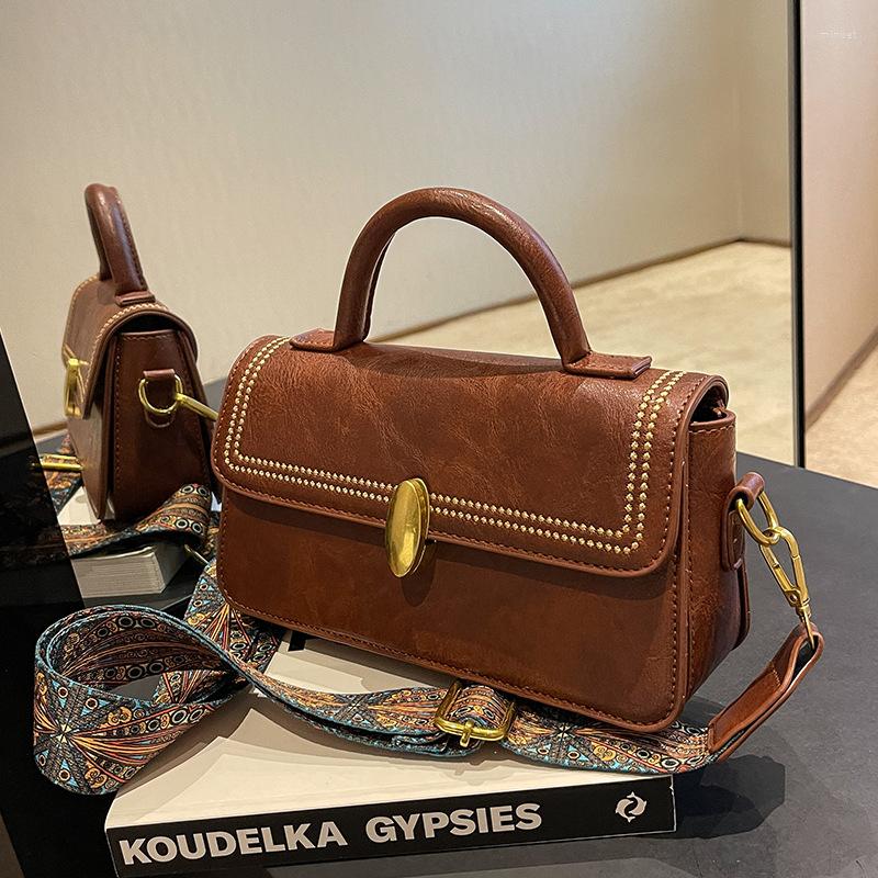 Evening Bags Retro Small Bag Women's Autumn And Winter Versatile Square Purses Handbags Luxury Designer, Beige 
Evening Bags Retro Small Bag Women's Autumn And Winter Versatile Square Purses Handbags Luxury Designer, Beige