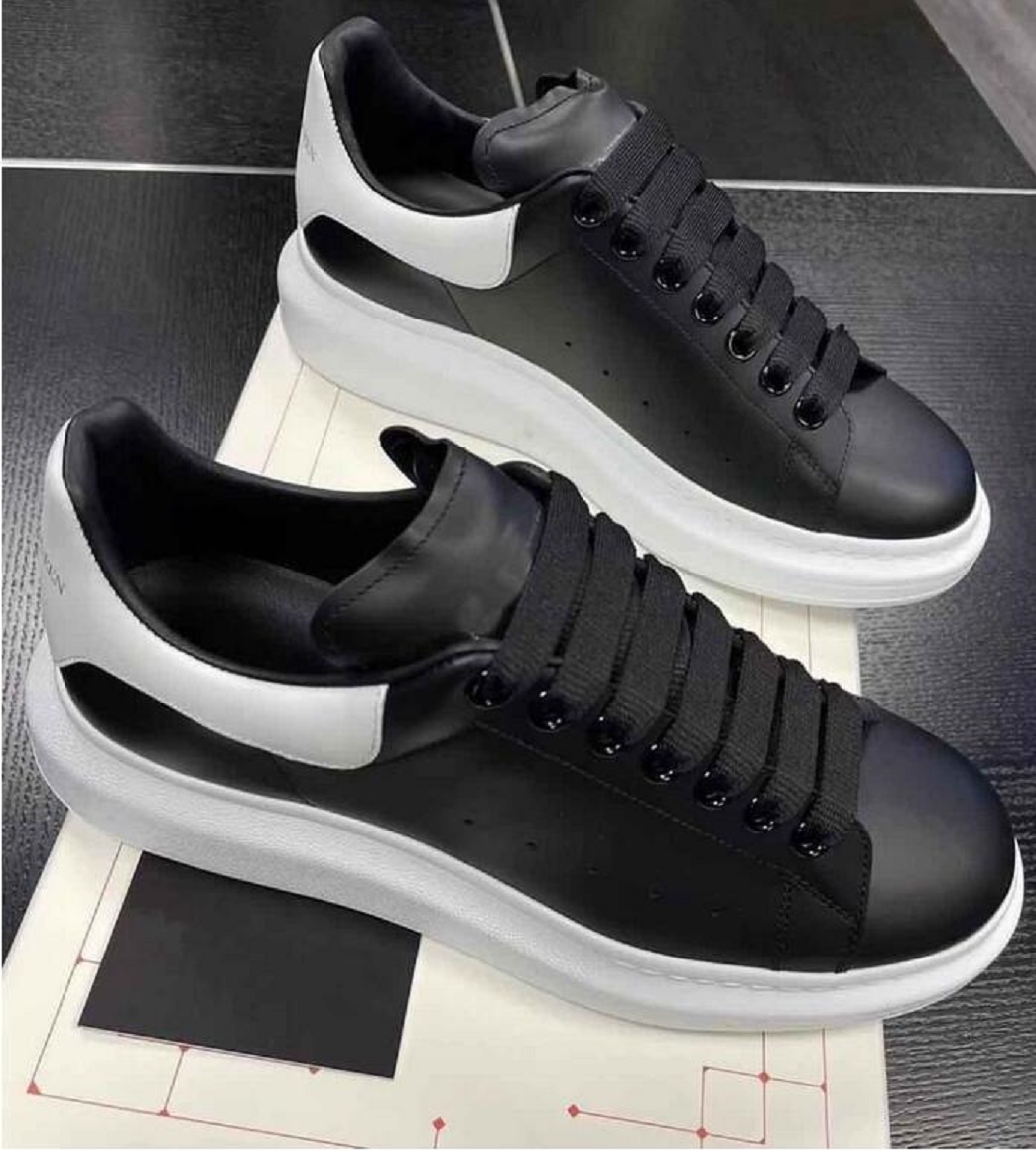 Designer Famous Oversized Casual Shoes White Black Leather Luxury Velvet Suede Womens Espadrilles Trainers mens women Flats Lace Up Platform Sneakers
Designer Famous Oversized Casual Shoes White Black Leather Luxury Velvet Suede Womens Espadrilles Trainers mens women Flats Lace Up Platform Sneakers