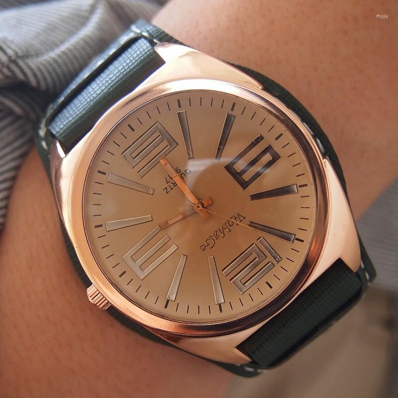 Wristwatches 2022 Fashion Brand Rose Gold Big Dial Quartz Analog Girl Boy Unsex Casual Watches For Men Women Wide Leather WoMaGe Wrist Watch, Brown
Wristwatches 2022 Fashion Brand Rose Gold Big Dial Quartz Analog Girl Boy Unsex Casual Watches For Men Women Wide Leather WoMaGe Wrist Watch, Brown