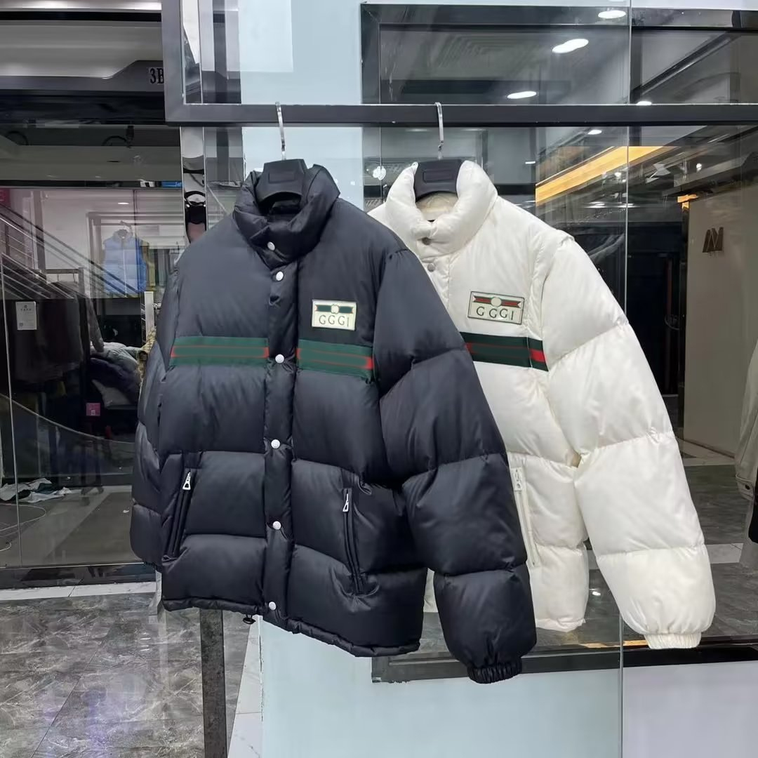 2023 New Men's Ladies Down Jacket Hooded Collar Letter Print Style Zipper Street European Style 2 Colors, Black
2023 New Men's Ladies Down Jacket Hooded Collar Letter Print Style Zipper Street European Style 2 Colors, Black