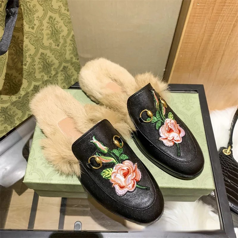 Quality Woolen leather slippers for women wear autumn and winter Mueller shoes with wrapped head half drag lazy flat shoes, Aspic
Quality Woolen leather slippers for women wear autumn and winter Mueller shoes with wrapped head half drag lazy flat shoes, Aspic