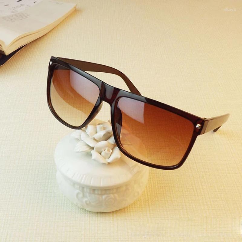 Sunglasses Factory Wholesale 3 Colors Square Frames Retro Rivets Fashion Men Women Brand Designer Glasses N48 
Sunglasses Factory Wholesale 3 Colors Square Frames Retro Rivets Fashion Men Women Brand Designer Glasses N48