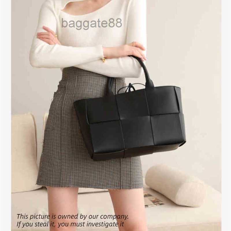 Bags Bottegass Crossbody Venetas Winter designer Autumn 2023 Woven Laice Arco Tote Bag Cowhide Women's Handbag Large Capacity IVA3
Bags Bottegass Crossbody Venetas Winter designer Autumn 2023 Woven Laice Arco Tote Bag Cowhide Women's Handbag Large Capacity IVA3